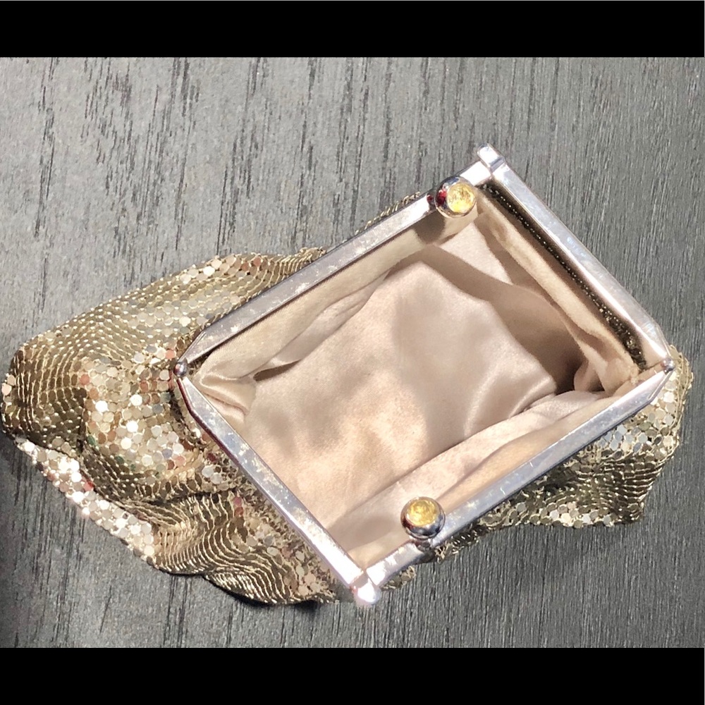 1960’s Duramesh Hinged Clutch - Picture 6 of 9